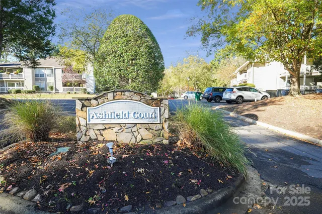 $260,000 | 7429 Ashfield Court, Charlotte, NC 28226