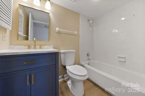 $260,000 | 7429 Ashfield Court, Charlotte, NC 28226