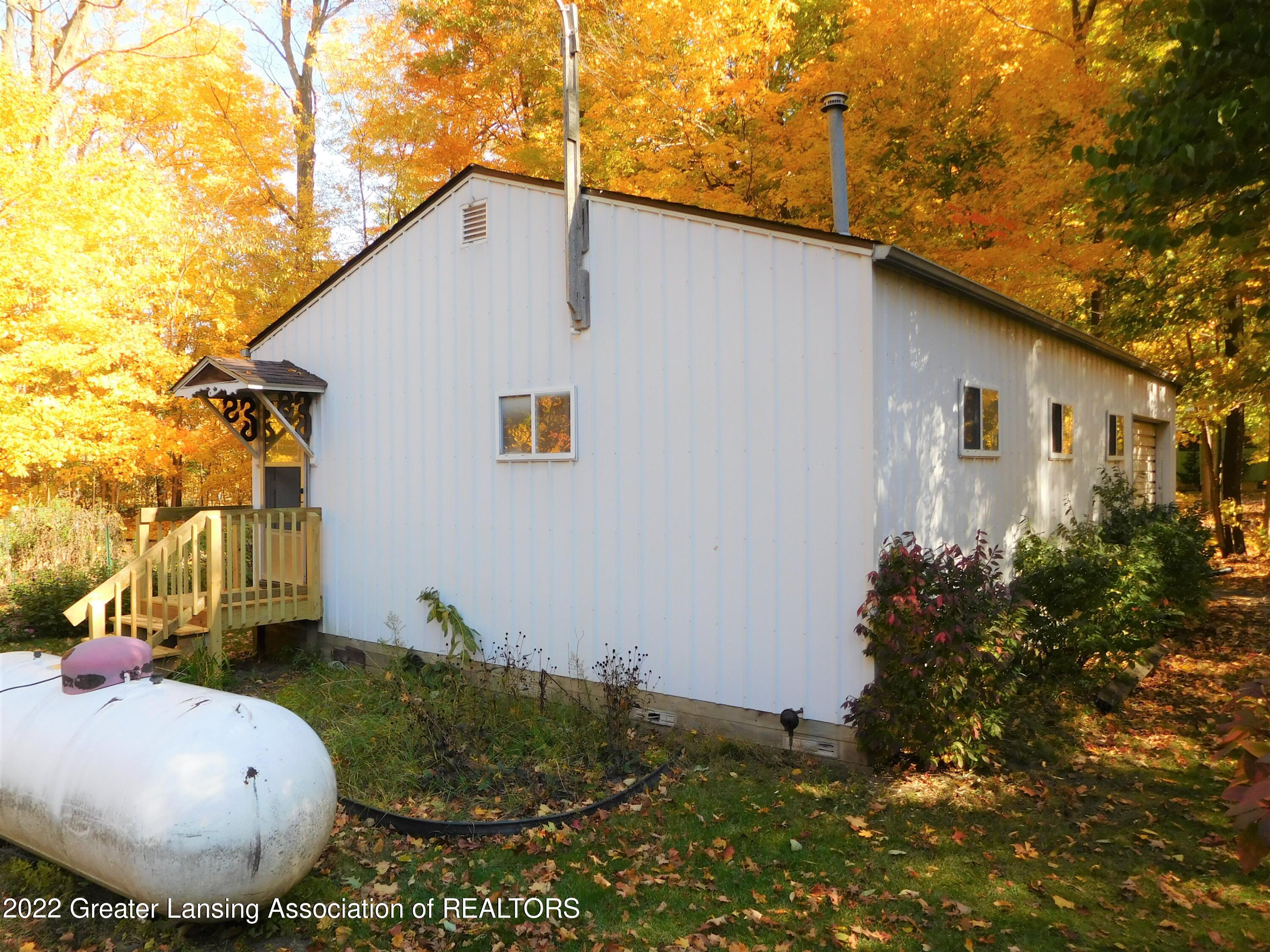 880 Stillman Road Mason, MI 48854 - Photo 51 of 75 DSCN5056 (2)