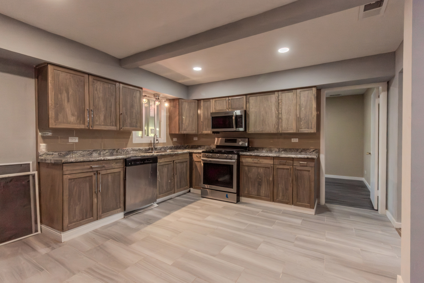 4N310 Walter Road Addison, IL 60101 - Photo 4 of 17 Gallery Image 4