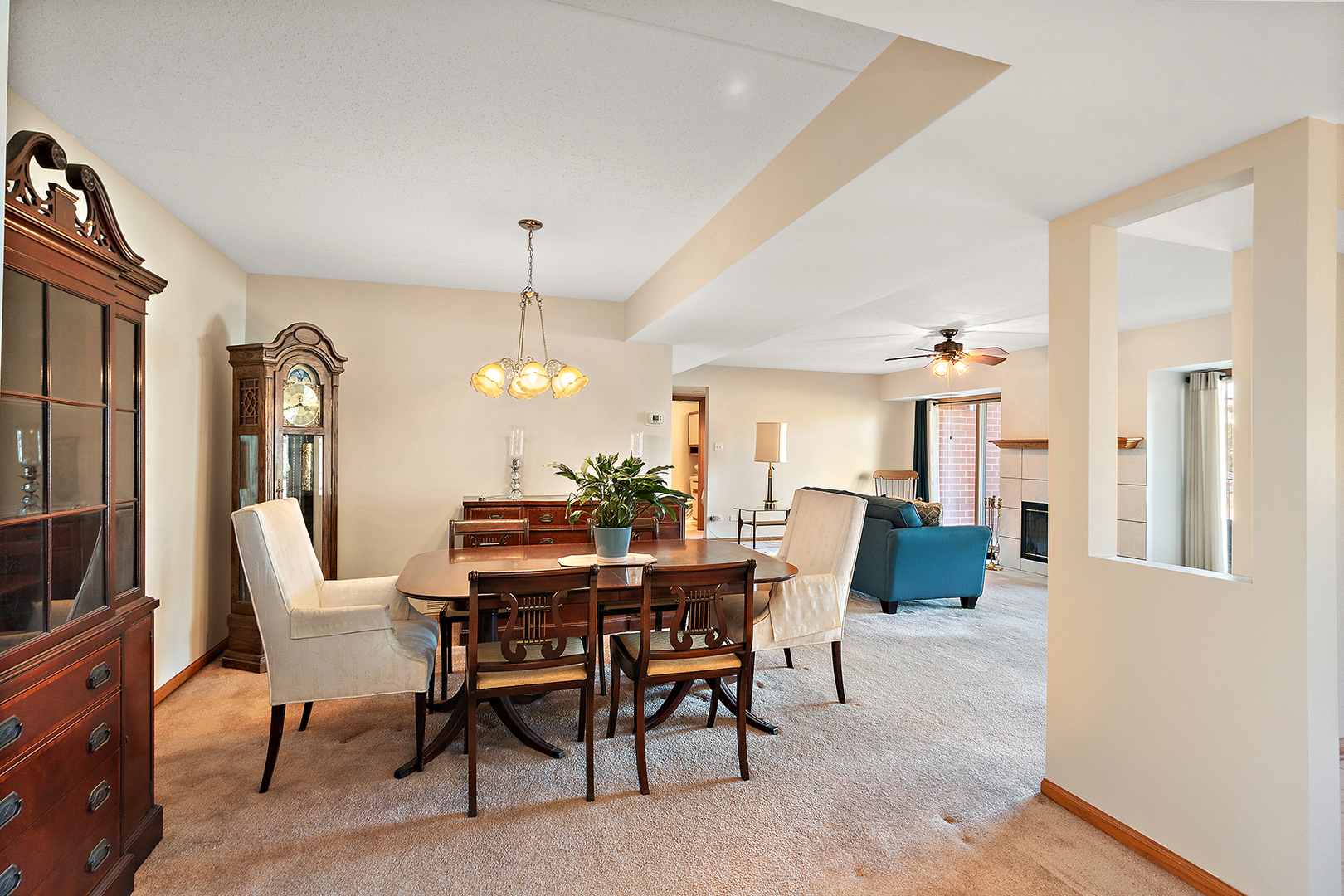18136 Rita Road, Unit 1C Tinley Park, IL 60477 - Photo 5 of 26 a view of a dining room with furniture