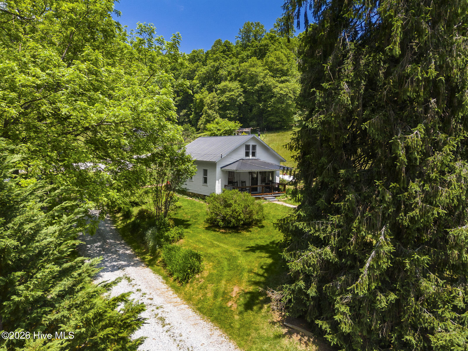 1740 Winding Stairs Road Topton, NC 28781 - Photo 4 of 129