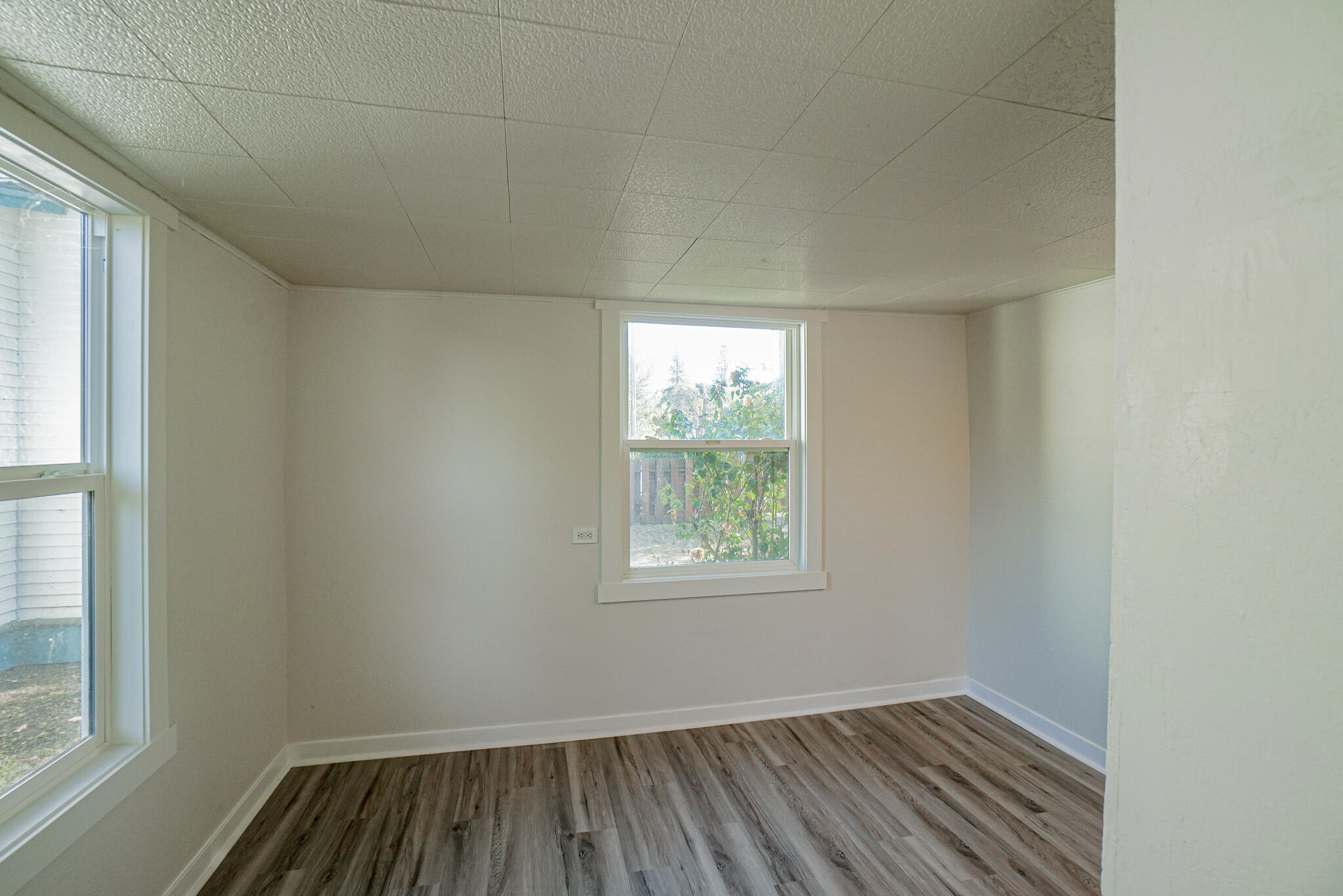 610 West 4th Street Phoenix, OR 97535 - Photo 21 of 32 DSC00494-HDR