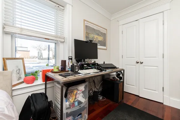 $3,900 | 632 East Broadway, Unit 2, Boston, MA 02127