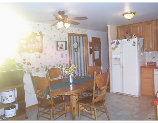 8 Greenwich Road Amherst, MA 01002 - Photo 2 of 8 Gallery Image 2