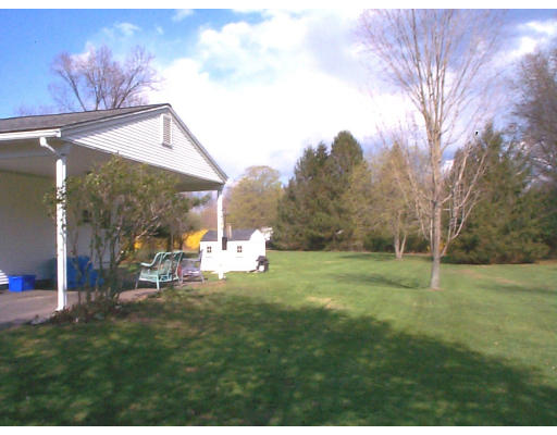 8 Greenwich Road Amherst, MA 01002 - Photo 6 of 8 Gallery Image 6