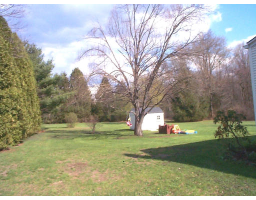 8 Greenwich Road Amherst, MA 01002 - Photo 7 of 8 Gallery Image 7