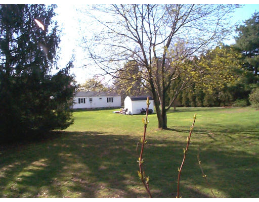 8 Greenwich Road Amherst, MA 01002 - Photo 8 of 8 Gallery Image 8