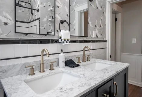 $10,000 | 26 Vernon Avenue, Newport, RI 02840