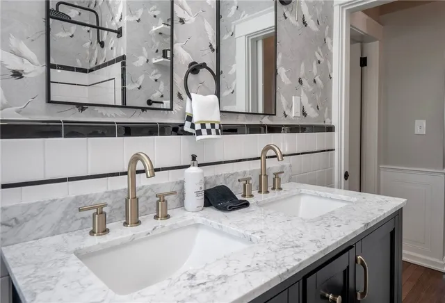 $10,000 | 26 Vernon Avenue, Newport, RI 02840