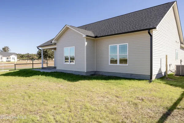 $347,500 | 107 Sunny Acres Lane, Clinton, NC 28328