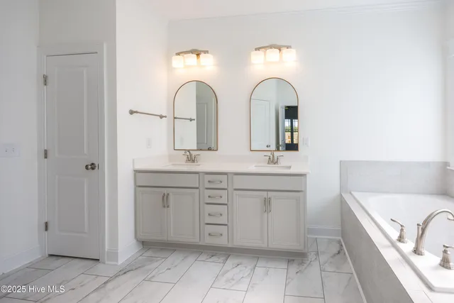 $347,500 | 107 Sunny Acres Lane, Clinton, NC 28328