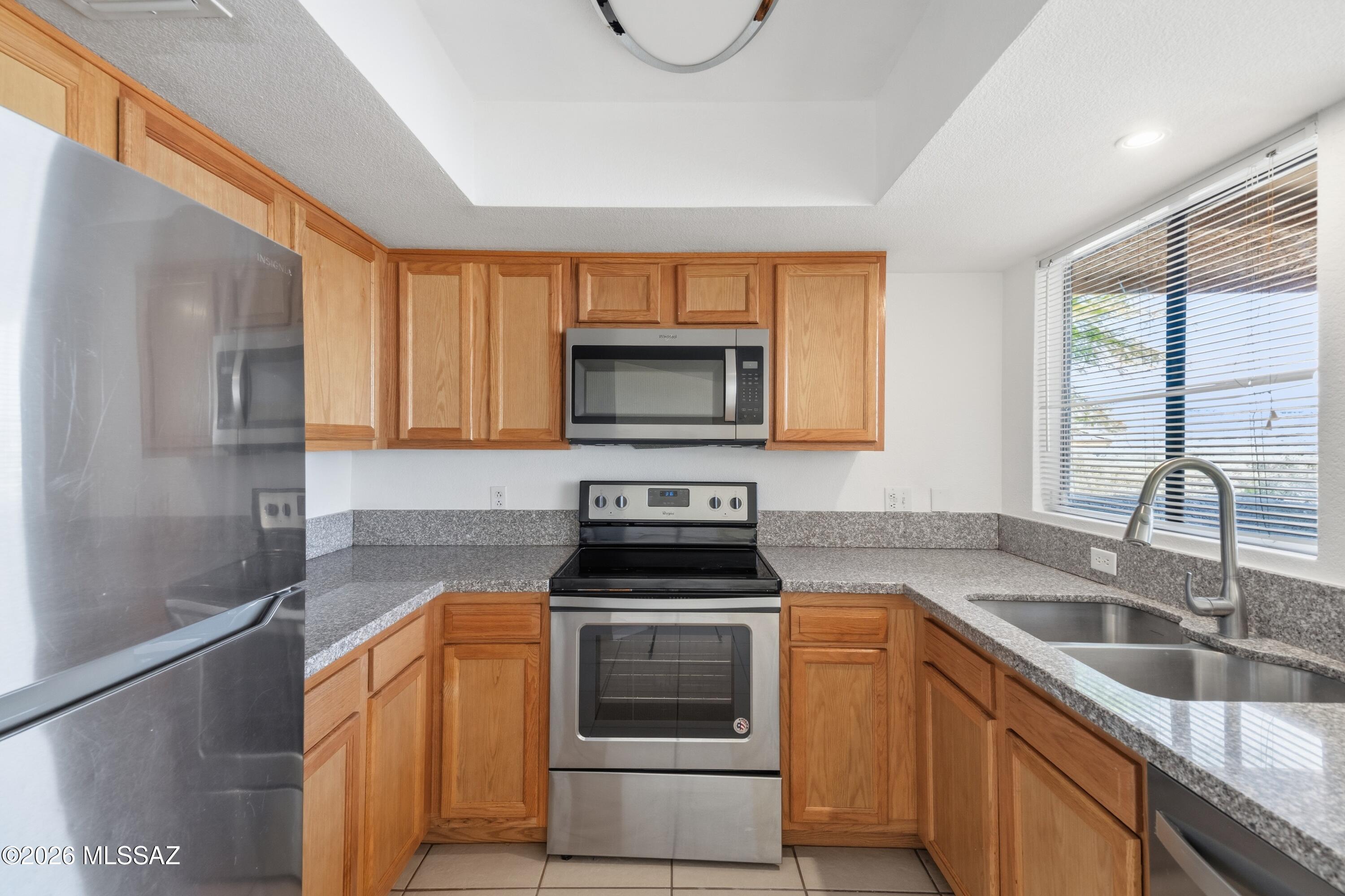 7255 East Snyder Road, Unit 12205 Tucson, AZ 85750 - Photo 13 of 38 Kitchen