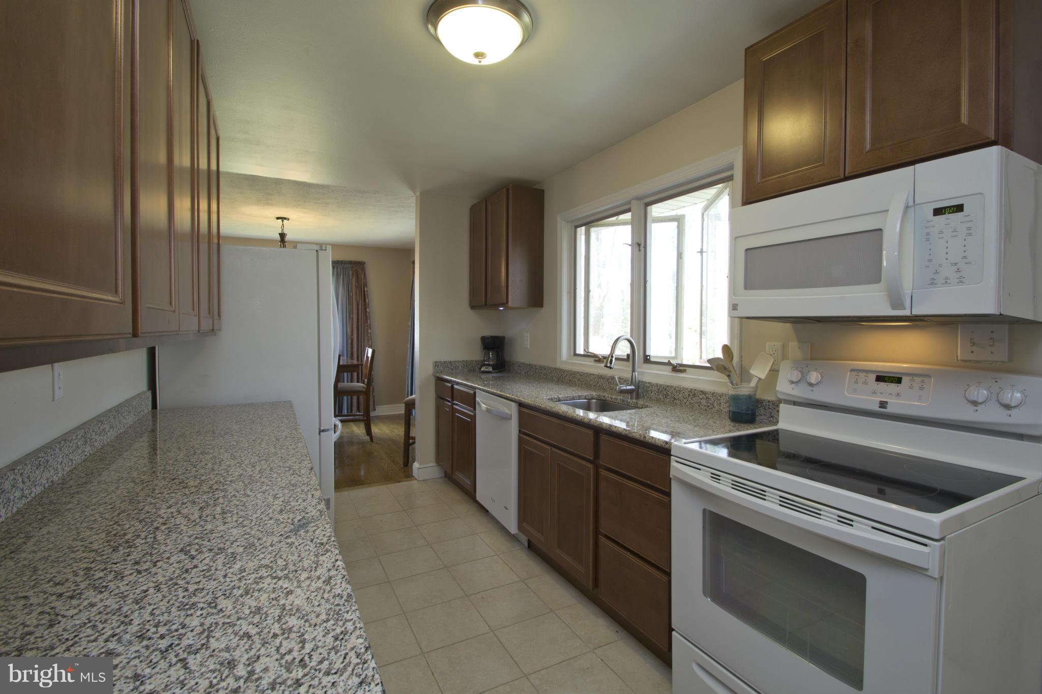 1242 Maple Road Arnold, MD 21012 - Photo 3 of 23 Kitchen