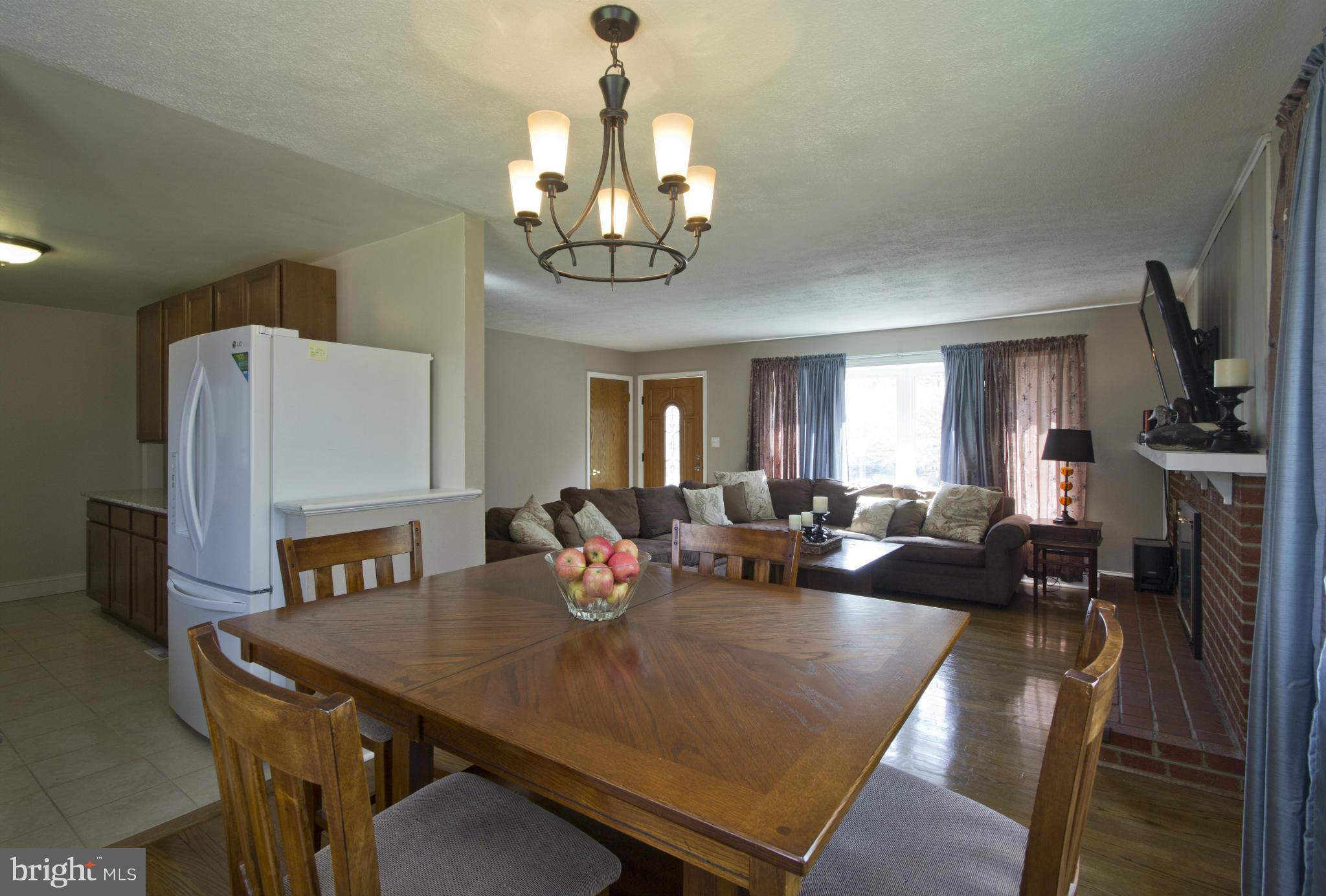 1242 Maple Road Arnold, MD 21012 - Photo 5 of 23 Dining Room