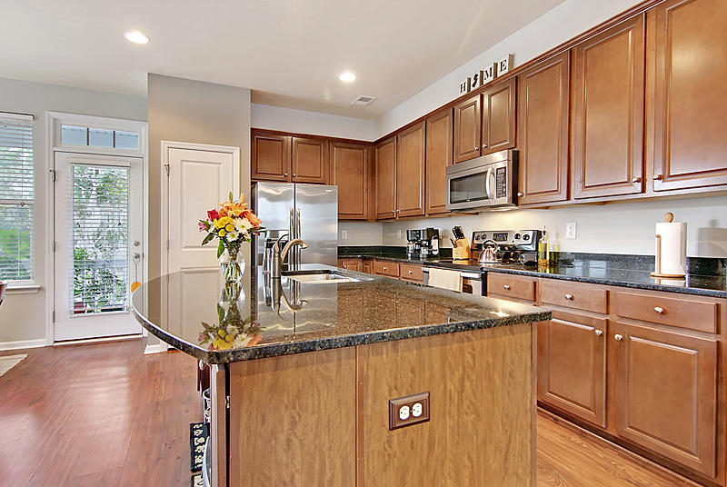 1453 Roustabout Way Charleston, SC 29414 - Photo 2 of 16 Kitchen