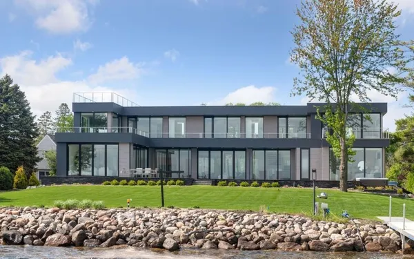$8,326,000 | 1225 Shoreline Drive, Wayzata, MN 55391