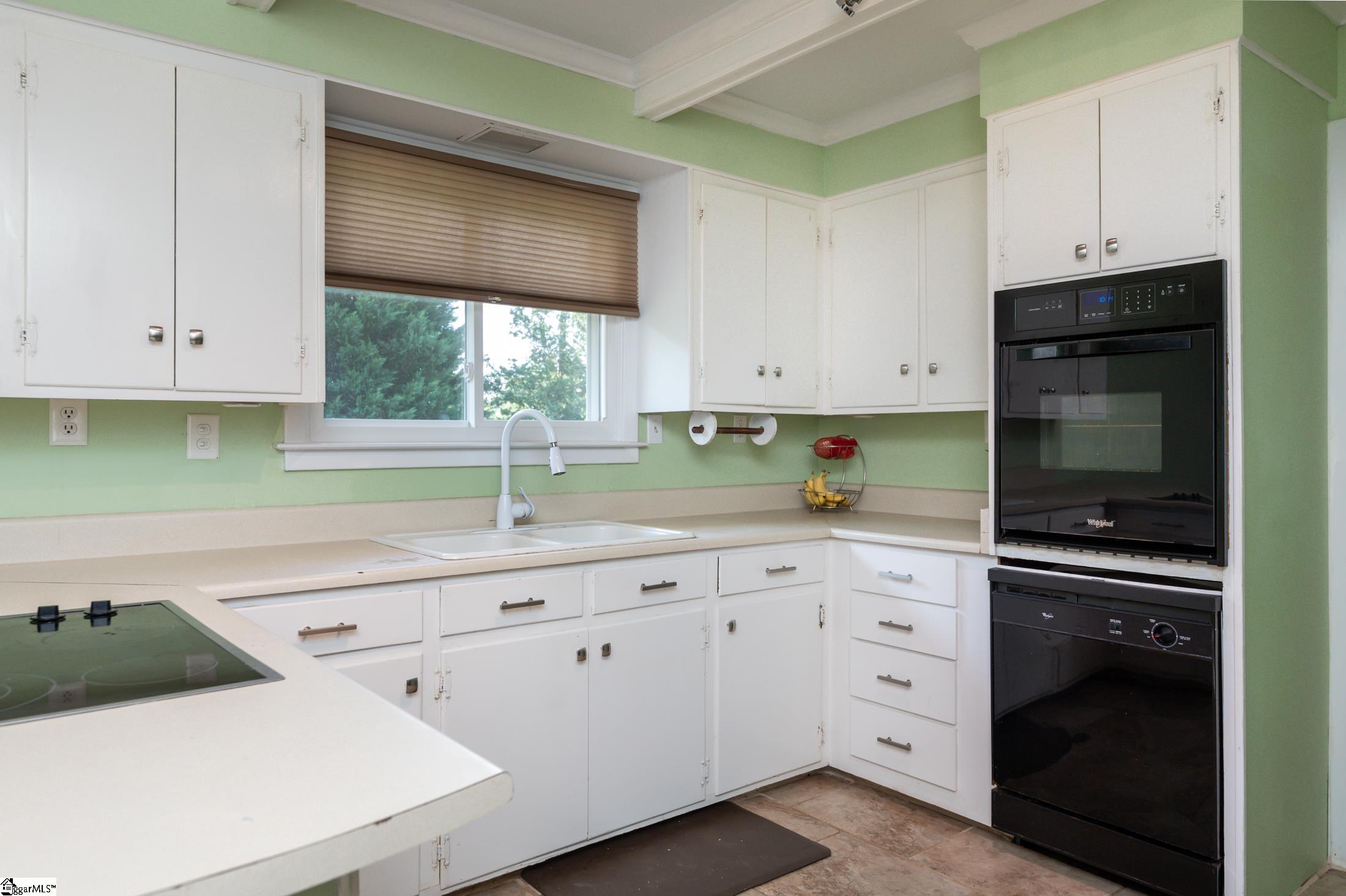 9 Camelback Road Greenville, SC 29617 - Photo 7 of 27
