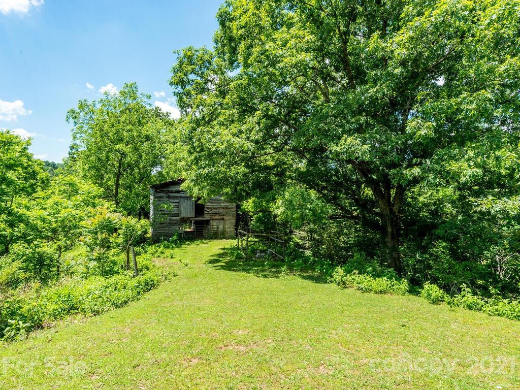 131 Frisby Road Marshall, NC 28753 - Photo 8 of 32