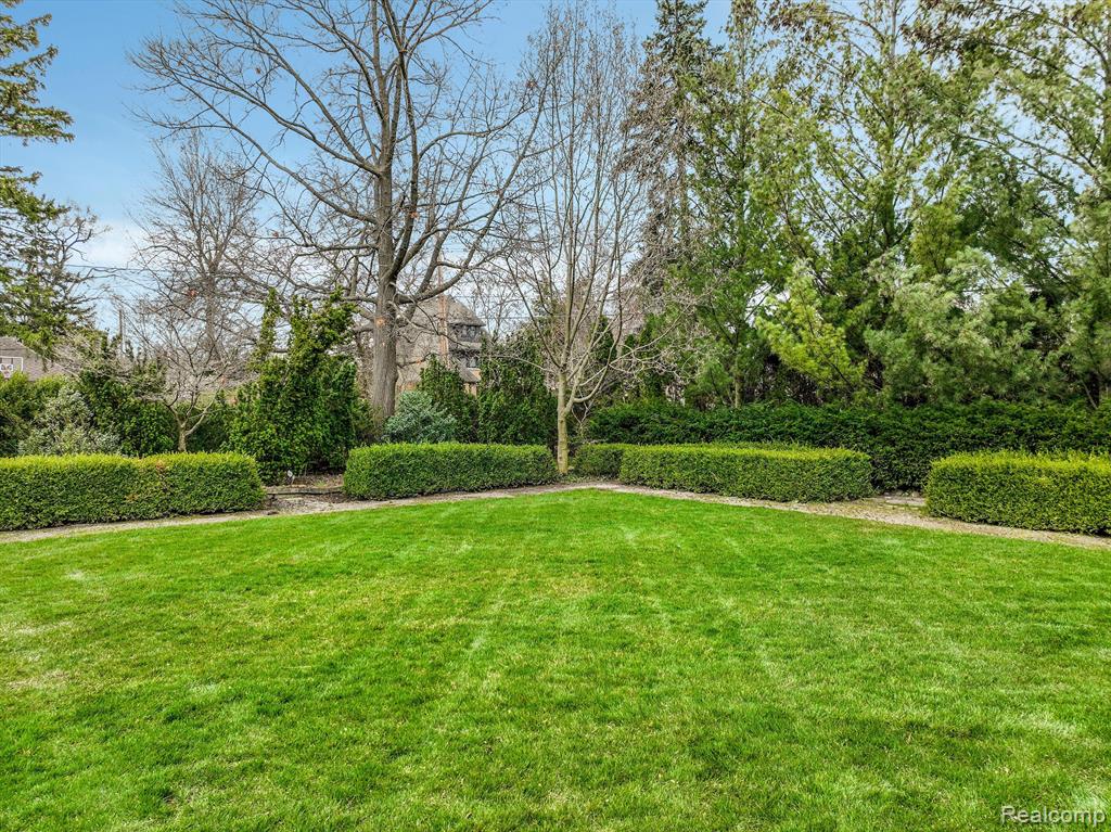 18 Ridge Road Pleasant Ridge, MI 48069 - Photo 48 of 54