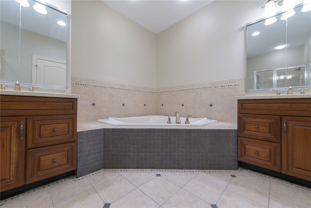 419 Albion Road, Unit 21 Lincoln, RI 02865 - Photo 13 of 32