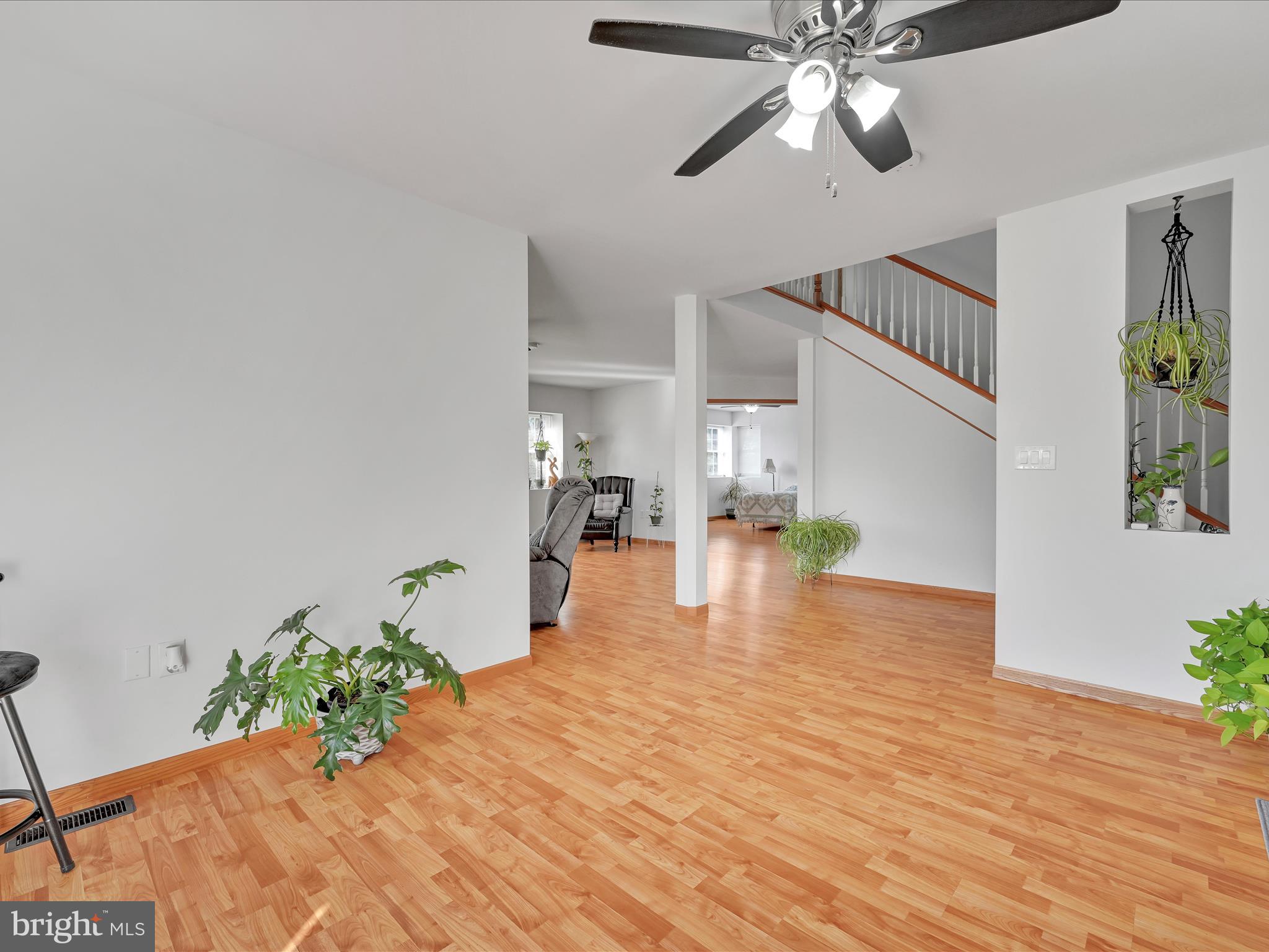 207 Miller Road Reading, PA 19608 - Photo 9 of 46 Living Room