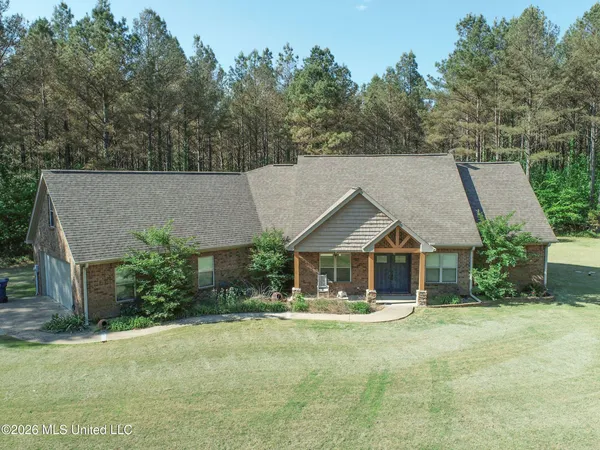 $375,000 | 1407 McClyde Road, Como, MS 38619