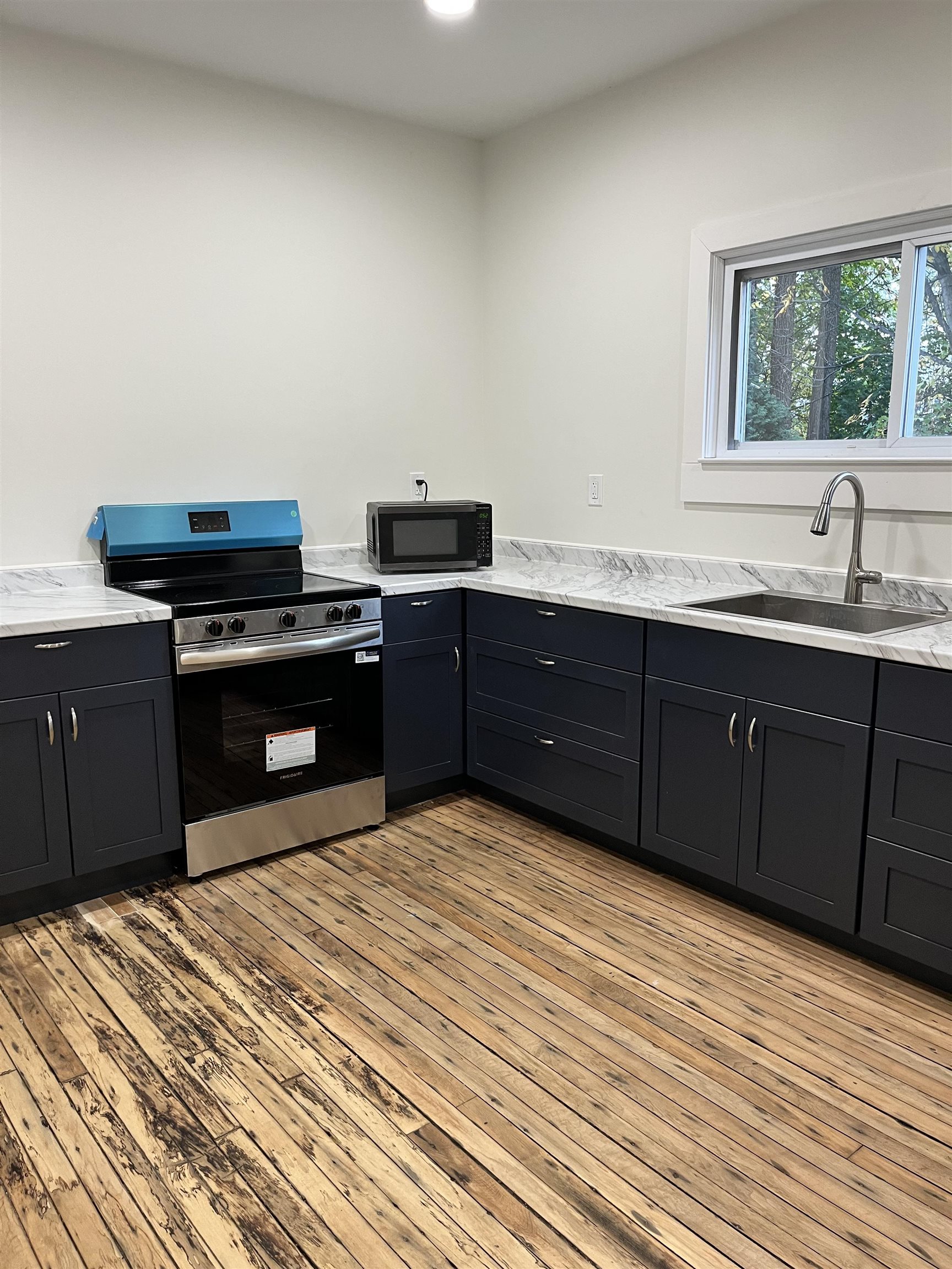 98 Forest Street Rutland, VT 05701 - Photo 2 of 52