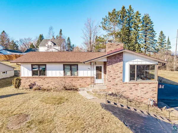 $380,000 | 2009 Hutchinson Road, Duluth, MN 55811