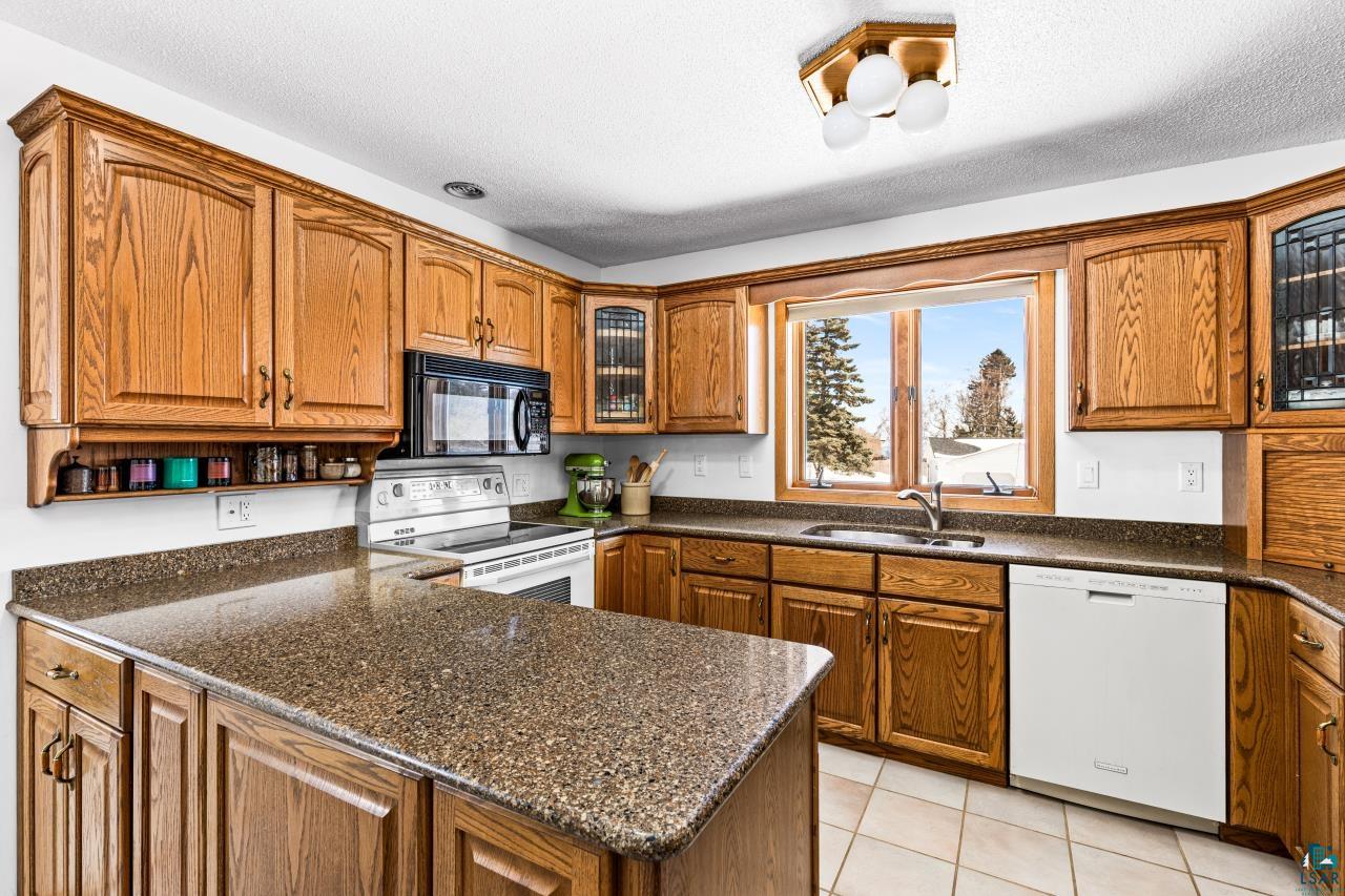 2009 Hutchinson Road Duluth, MN 55811 - Photo 15 of 60