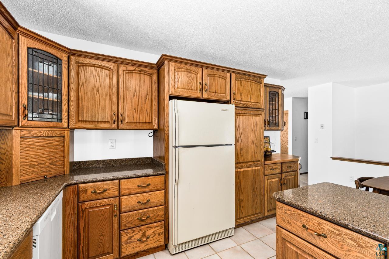 2009 Hutchinson Road Duluth, MN 55811 - Photo 17 of 60