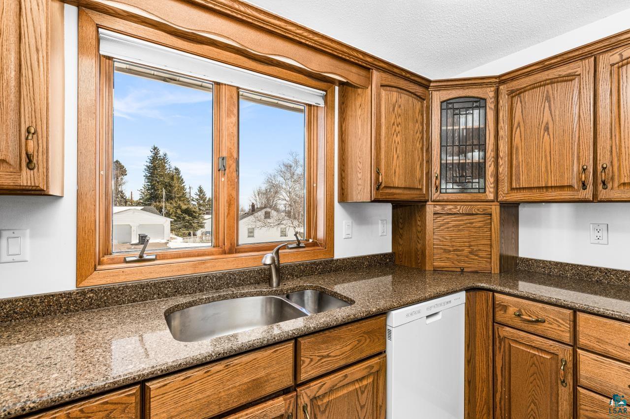 2009 Hutchinson Road Duluth, MN 55811 - Photo 18 of 60