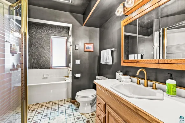 $399,900 | 2009 Hutchinson Road, Duluth, MN 55811