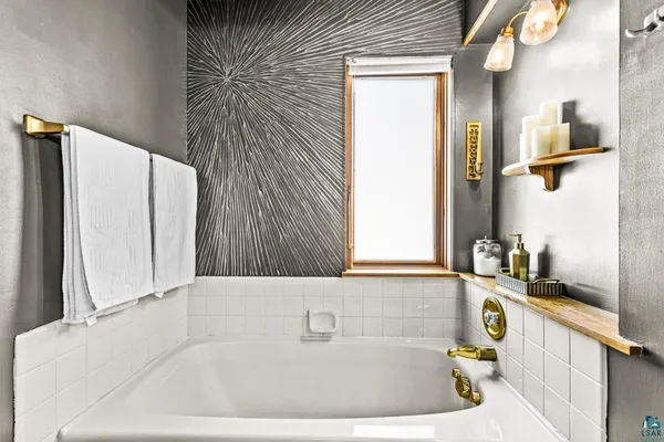 $399,900 | 2009 Hutchinson Road, Duluth, MN 55811