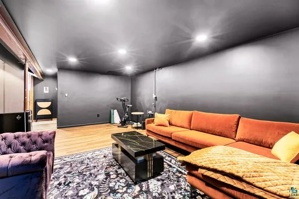 $399,900 | 2009 Hutchinson Road, Duluth, MN 55811