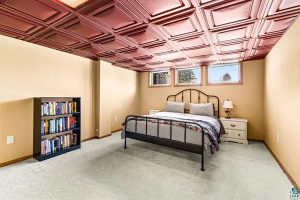 $399,900 | 2009 Hutchinson Road, Duluth, MN 55811