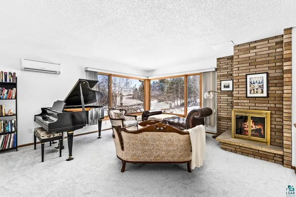 $399,900 | 2009 Hutchinson Road, Duluth, MN 55811