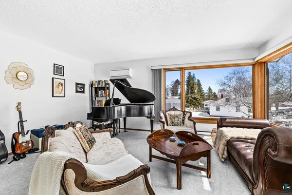 $399,900 | 2009 Hutchinson Road, Duluth, MN 55811