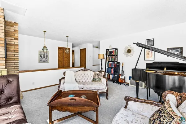 $399,900 | 2009 Hutchinson Road, Duluth, MN 55811