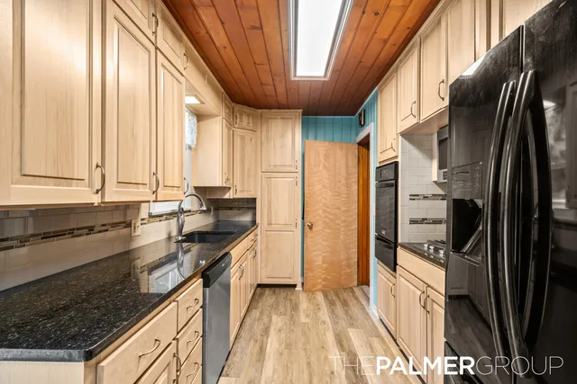 $315,000 | 490 17 Mile Road, Kent City, MI 49330