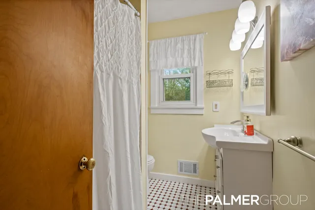 $315,000 | 490 17 Mile Road, Kent City, MI 49330