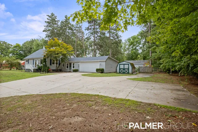 $315,000 | 490 17 Mile Road, Kent City, MI 49330