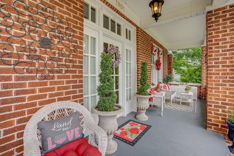 1961 Belleville Road Southwest Roanoke, VA 24015 - Photo 5 of 42 Front Porch (2)