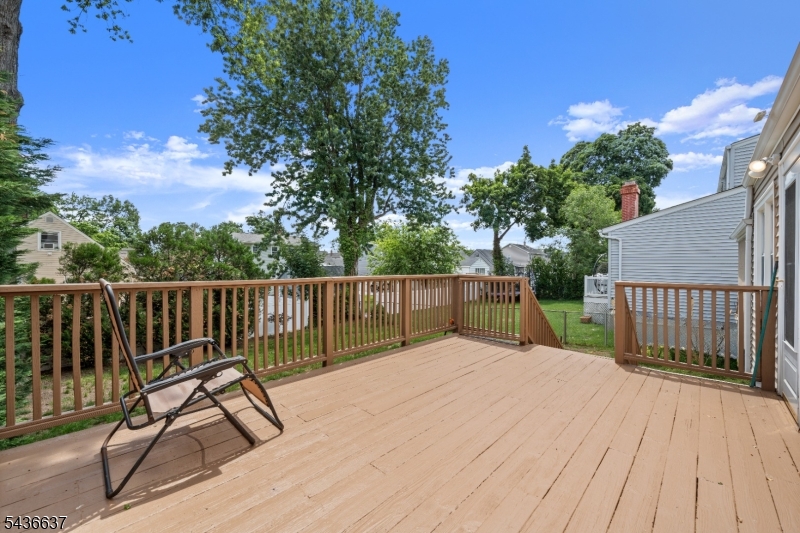 166 Beverly Hill Road Clifton, NJ 07012 - Photo 15 of 21