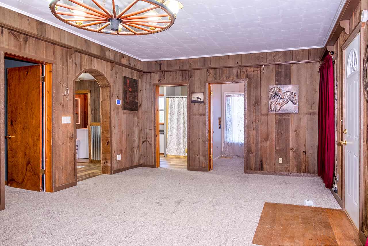 8892 South Alger Road Perrinton, MI 48871 - Photo 10 of 48 31390181-9.JPG