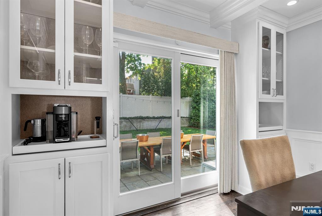 159 Hampton Place Ridgewood, NJ 07450 - Photo 17 of 50