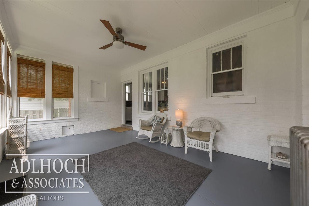 1405 Devonshire Road Grosse Pointe, MI 48230 - Photo 22 of 24 31382339-21.JPG