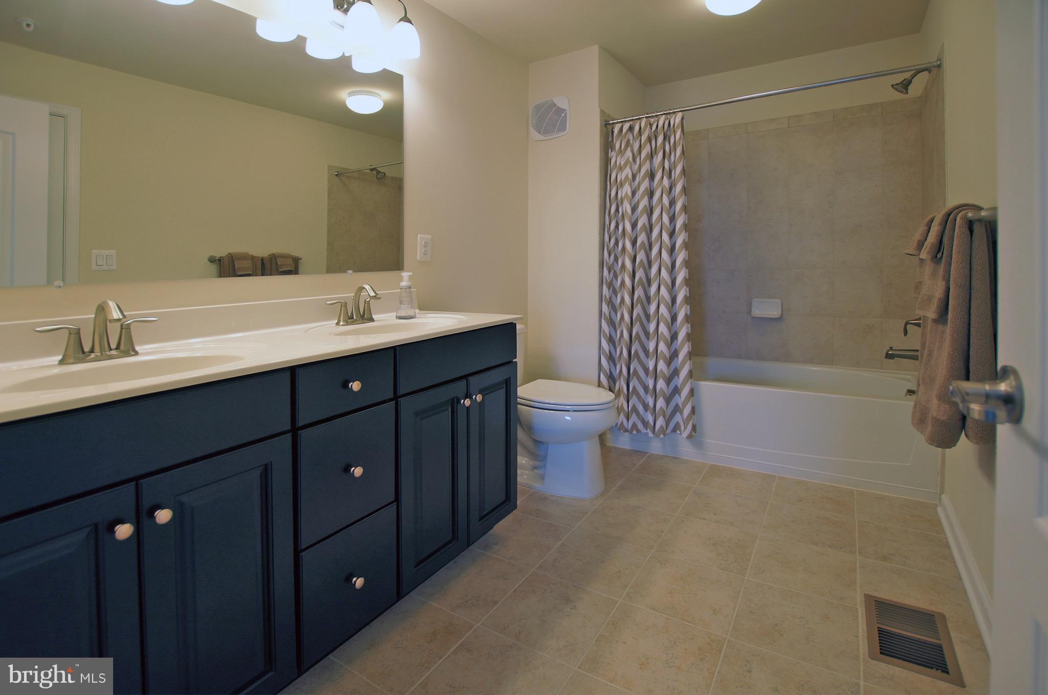 42557 Sunset Ridge Square Ashburn, VA 20148 - Photo 22 of 25 Bath
