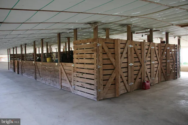 a view of parking area