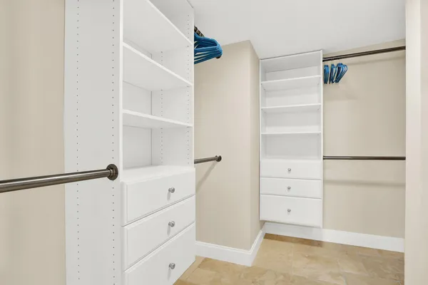 $949,400 | 900 Ocean Drive, Unit 207, Juno Beach, FL 33408